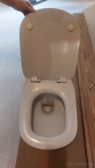 Nova zavesna WC misa na geberit - 2