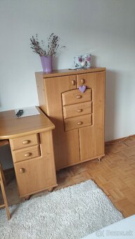 Komoda a pisaci stól - 2