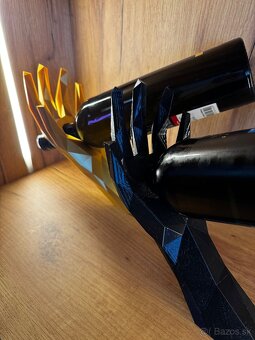 Dizajnový stoja na víno - 2