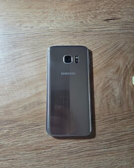 Samsung Galaxy S7 Gold Android 14 Custom ROM - 2