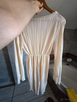 Béžové šaty - 2