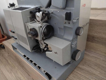 Predám premietačku - 2