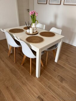 Predam jedálenský stôl so stoličkami - 2