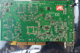 ATI All In Wonder Radeon 9000 - 2