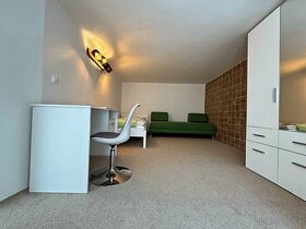 3-izbový byt vo vile na Okanikovej ul. v BA I - 2