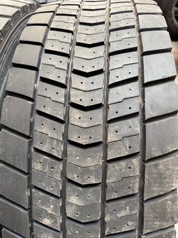 Predám 315/70R22,5 - 2