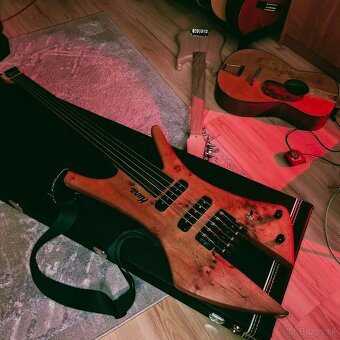 Basgitara basa 5 strunová fretless headless - 2