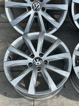 ✅5x112 r17 vw original Passat b8 beetle - 2