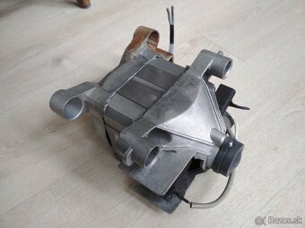 Motor z pracky Welling HXGK1L.52 - 2