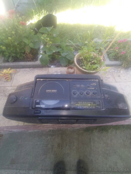 Pradam radio SONY CFD 330 - 2