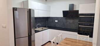 Prenájom 3iz. byt - Capitis - 2