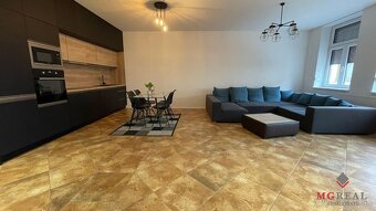 3 izbový byt Priame Centrum Topoľčany s garážou - 2