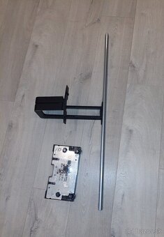 Predám nohu /stojan/ na TV Samsung QLED 65 - 2