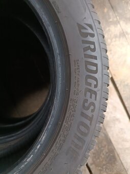Zimne pneumatiky Bridgestone 215/55R17 - 2