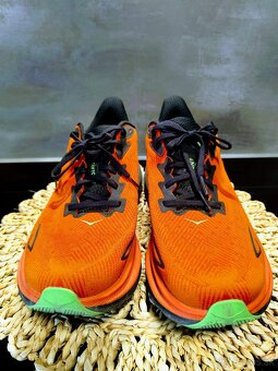 ZNÍŽENÁ CENA Predám bežecké tenisky HOKA - 2