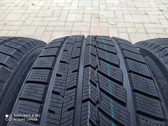 zimne pneu 235/55 R17 - 2