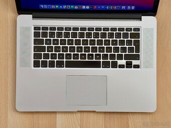 MacBook Pro 15" i7-2GHz,4j/8GB/256GB, NOVÁ BATÉRIA - 2