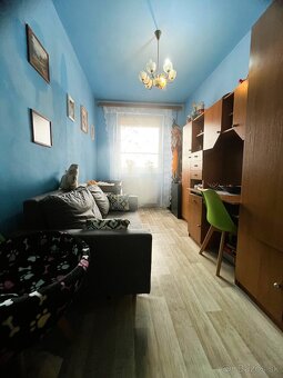 Slnečný 3 izbový byt s loggiou, sídlisko Rybníky 5, Levice - 2