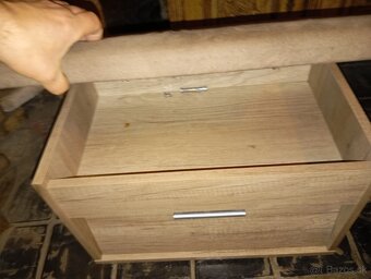 Malý pekný botník so sedenim - 2