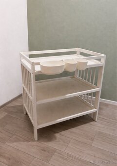 Prebaľovací pult - 2