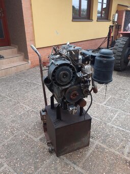 Motor Slávia rozebraný - 2