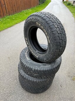 Hankook 235/75 R15 - 2