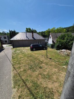 ZNÍŽENÁ CENA Rodinný dom s pozemkom a zemiankou Čachtice - 2
