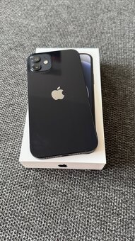 Predám iPhone 12 64gb, čierny - 2
