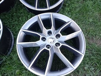 18"5x112 ET 51 Škoda Octavia III hliníkové disky - 2