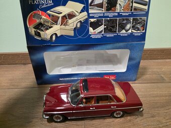 Mercedes Benz 220D W115 E-Klasse Model 1:18 - 2