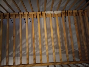 Posteľ drevená - 2