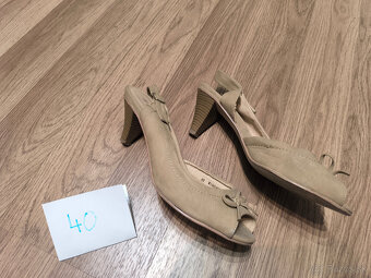 Predám bežové polotopánky - 2