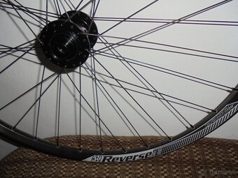 Predné Koleso Reverse Base 27,5 er. osa 20x110 mm. - 2