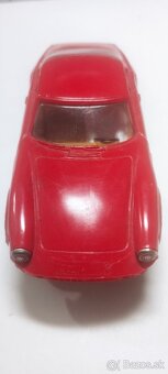 Auto na autodráhu - 2