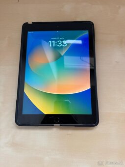 iPad 5. generácie 32GB + klávesnica + obal – super stav - 2