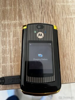 Motorola Razr V8 Zlata - 2
