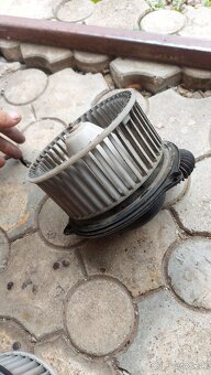 Predám Ventilátor kúrenia CRX ED9 88-92 162500-4642 - 2