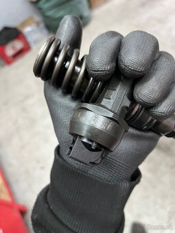 Vstrekovace 1.9 TDI PD 038130073 - 2