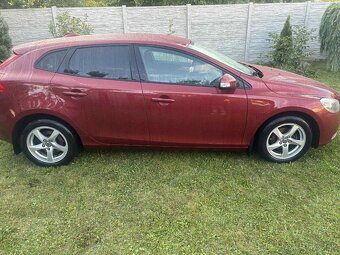 Predám volvo v40 88kw - 2