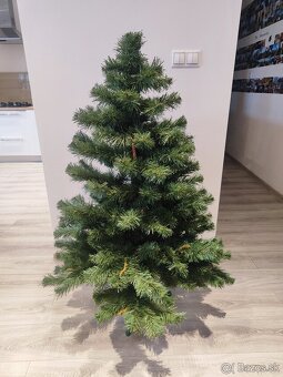 vianočný stromček, vianočné ozdoby, svetielka - 2