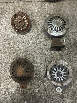 klaksóny na veterány ŠKODA. - 2