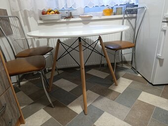 Jedálenský stôl - 2