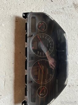 Budíky Volvo xc90 - 2