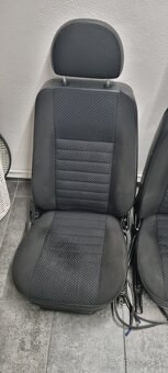 Land Rover Defender predne sedacky s vyhrievanim - 2