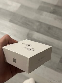 Apple AirPods 4 ANC - 2
