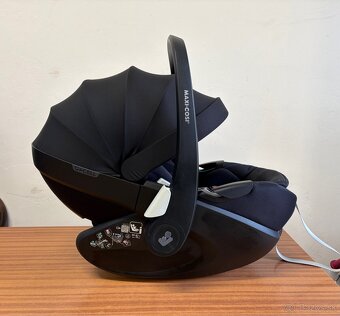 Autosedačka Maxi-cosi Pebble 360 čierna - 2