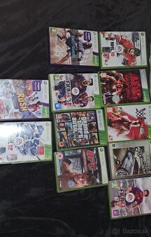 X-Box 360 Kinect + 2 ovládače a Hry - 2