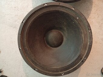 Reproduktory 18" po 40€ - 2
