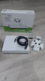Xbox one S + THRUSTMASTER Ferrari 458 Spider - 2