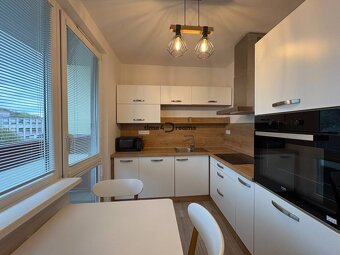 Na predaj: CENTRUM 2 ib + BALKON + PIVNICA + ŠATNIK - 2